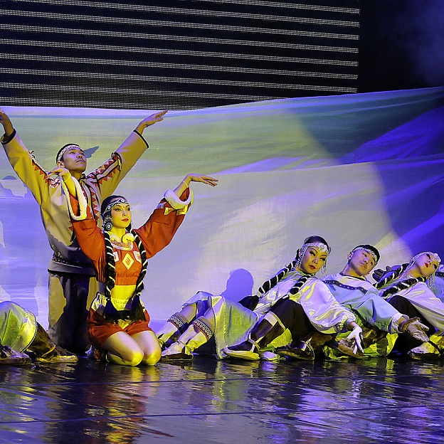 Ансамбль «Эргырон» на торжественном закрытии XYII литературного конкурса имени Ю. С. Рытхэу 9 марта 2025 года